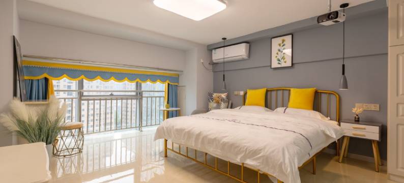 观音桥轻轨站步行街民宿(复兴路分店)图片