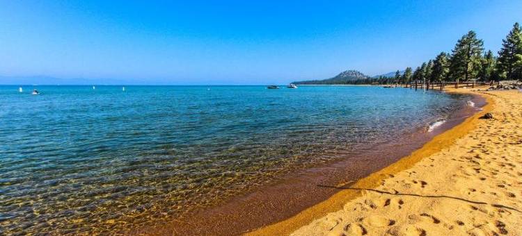 太浩湖VRI度假胜地公寓式酒店(The Lodge at Lake Tahoe)图片