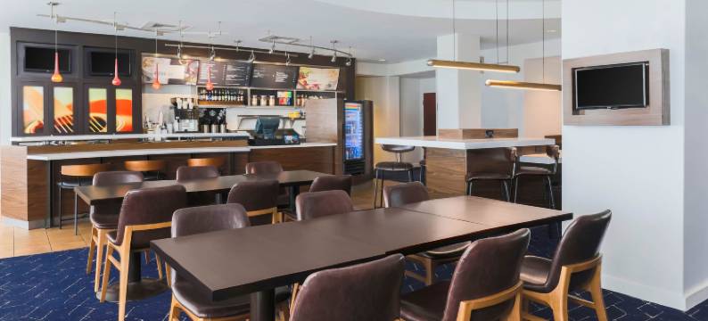 奥斯汀机场万怡酒店(Courtyard Austin Airport)图片