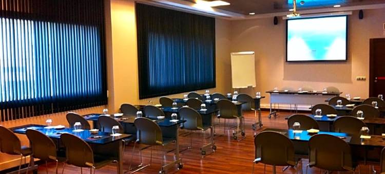 马德里机场täCH酒店(Tach Madrid Airport)图片