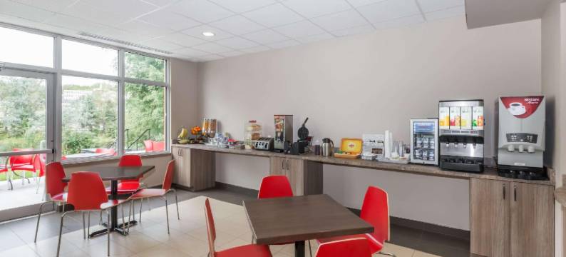 蒙洛里耶温德姆速8酒店(Super 8 by Wyndham Mont Laurier)图片