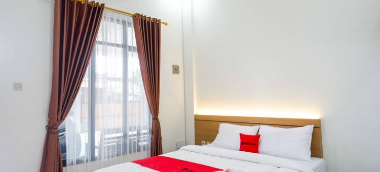 红多兹酒店-近蒂尔托纳迪2号航站楼(RedDoorz Near Terminal Tirtonadi 2)图片