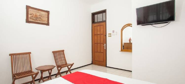 红多兹酒店-近玛琅萨南(RedDoorz Near Sanan Malang)图片
