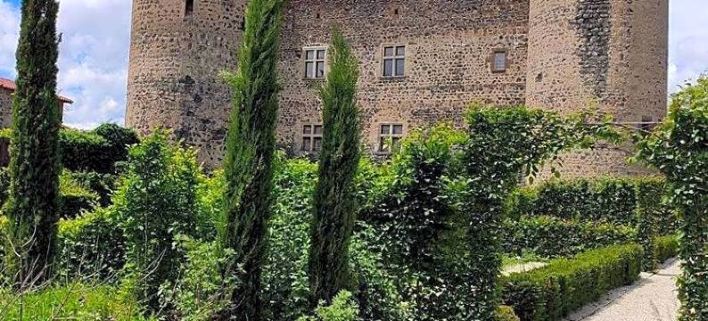 圣维达尔城堡(Château de Saint Vidal)图片