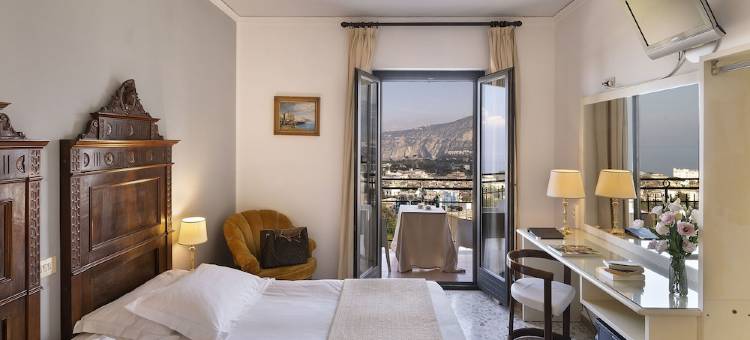 克里斯蒂娜酒店(Hotel Cristina)图片