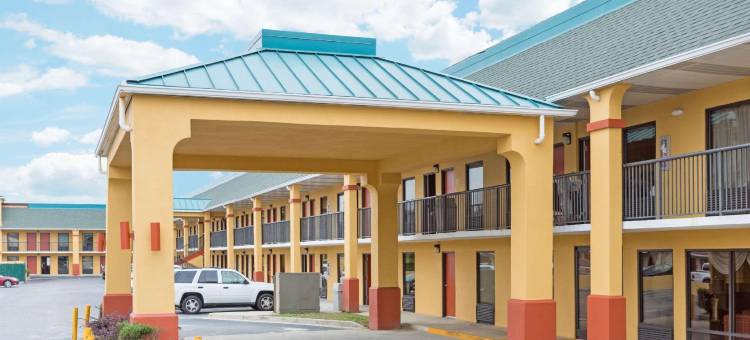 奥兰治堡温德姆速8酒店(Super 8 by Wyndham Orangeburg)图片