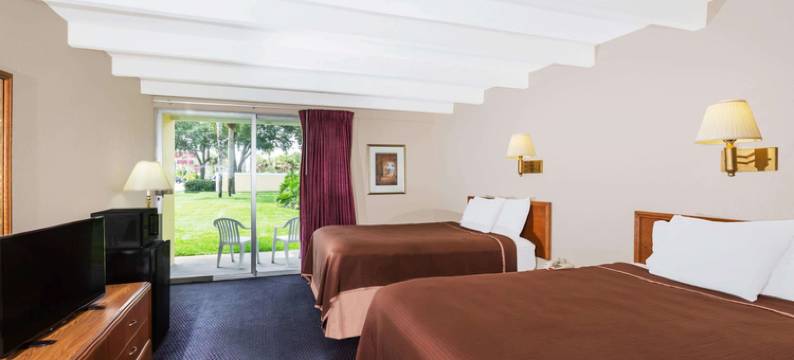 维洛海滩-市中心豪生酒店(Howard Johnson by Wyndham Vero Beach / Downtown)图片