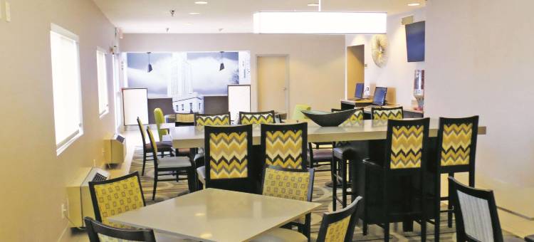 林肯拉昆塔温德姆酒店(La Quinta Inn by Wyndham Lincoln)图片