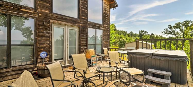 有甲板和私人热水浴缸的乡村Lamar小屋(Rustic Lamar Cabin w/ Deck & Private Hot Tub)图片