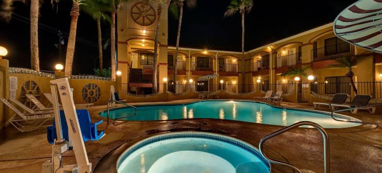 韦斯拉科速8酒店(Super 8 by Wyndham Weslaco)图片