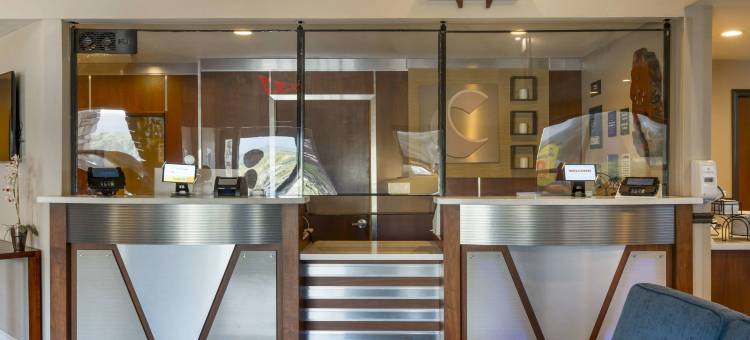 红木国家舒适套房酒店(Comfort Inn & Suites Redwood Country)图片