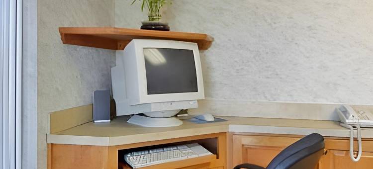 伯灵顿速8酒店(Super 8 by Wyndham Burlington NC)图片