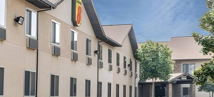 雷丁速8酒店(Super 8 by Wyndham Redding)图片