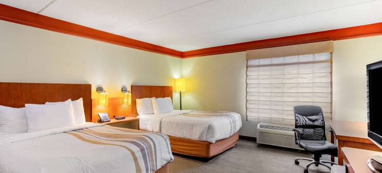 罗利达勒姆绍斯波恩特拉昆塔温德姆套房酒店(La Quinta Inn & Suites by Wyndham Raleigh/Durham Southpoint)图片