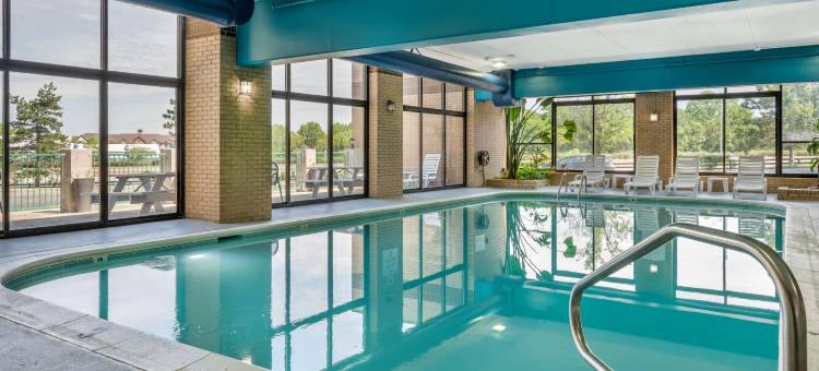 克拉利昂点路易斯维尔东部(Clarion Pointe Louisville East)图片