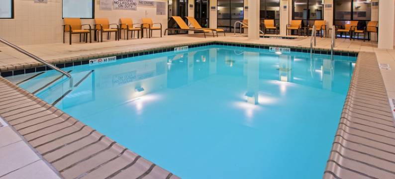 路易斯威尔东北万怡酒店(Courtyard Louisville Northeast)图片