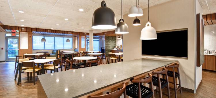 Fairfield Inn & Suites Plymouth图片