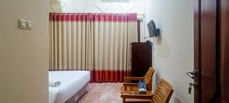 RedDoorz @ Senaz Guesthouse Mataram图片