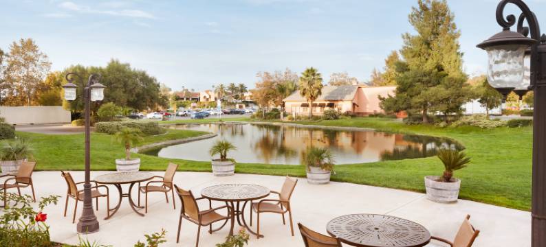 蒂梅丘拉谷葡萄酒乡安泊套房酒店(Embassy Suites by Hilton Temecula Valley Wine Country)图片