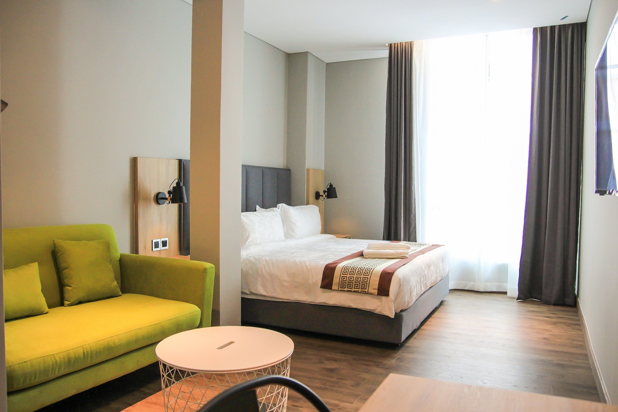 Amigo Hotel Over view