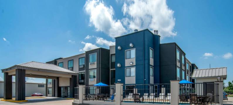 巴吞鲁日东品质套房酒店-德纳姆斯普林斯(Quality Suites Baton Rouge East - Denham Springs)图片