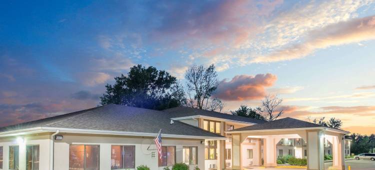 奥塔姆瓦速8酒店(Super 8 by Wyndham Ottumwa)图片