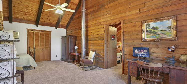 Rustic Luxury and Game Room - Enchanting River Haven图片