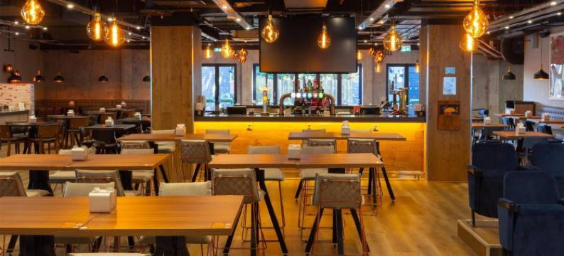 布拉克内尔村酒店(Village Hotel Bracknell)图片