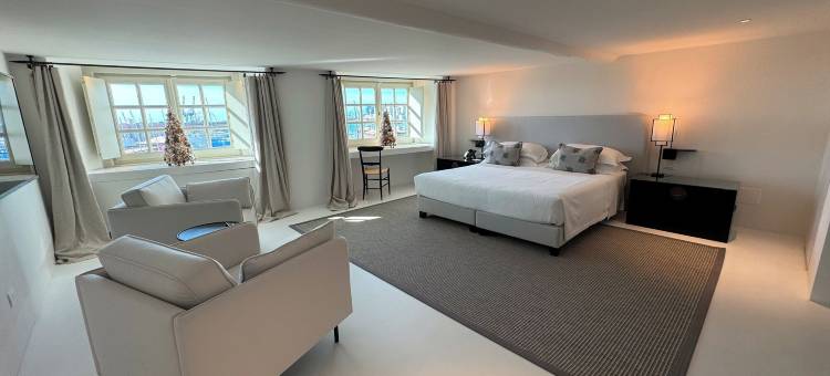 杜拉佐宫套房(Hotel Palazzo Durazzo Suites)图片