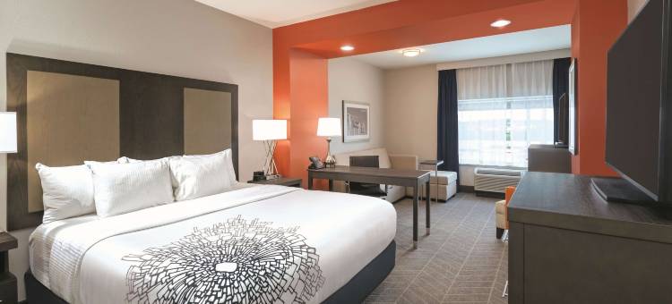 欧佩莱卡奥本拉昆塔温德姆套房酒店(La Quinta Inn & Suites by Wyndham Opelika Auburn)图片