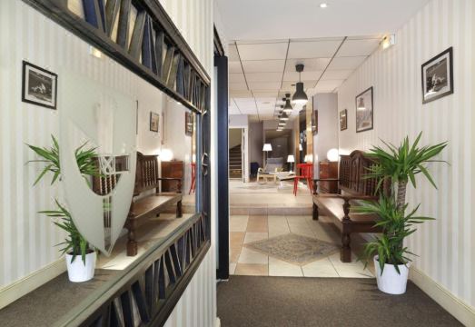 Hôtel le Roncevaux Hotel Overview