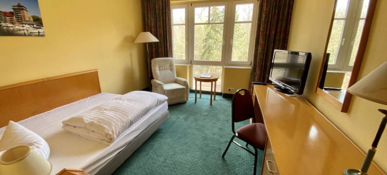 诺伊斯特雷利茨法萨奈瑞公园酒店(Park Hotel Fasanerie Neustrelitz)图片