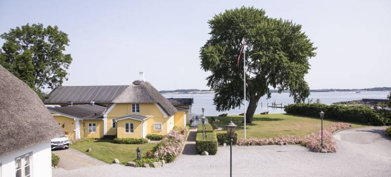 巴勒布罗渡口旅馆(Ballebro Færgekro)图片