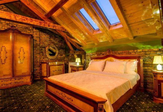 Jmr RoyalHotel Overview