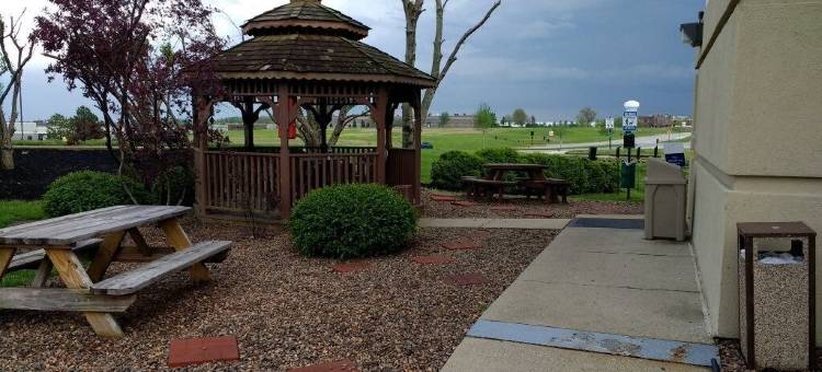 路易斯维尔杰佛逊顿美茵斯坦套房酒店(MainStay Suites Louisville Jeffersontown)图片