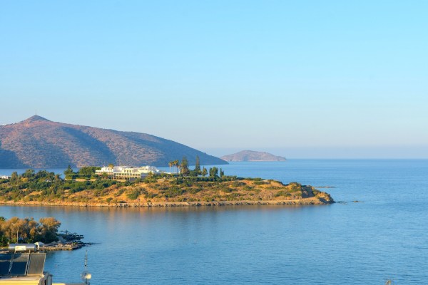 Bellevue Suites Hotel Overview