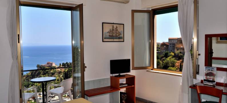 康多尔酒店(Hotel Condor)图片