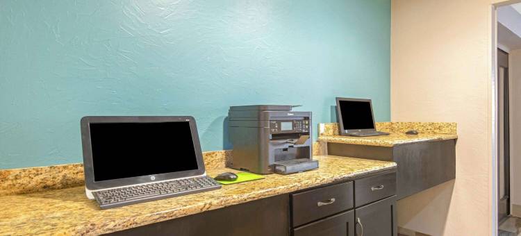 丹尼森北泰克瑟马湖拉昆塔温德姆套房酒店(La Quinta Inn & Suites by Wyndham Denison - N. Lake Texoma)图片