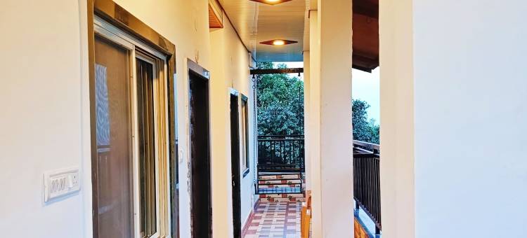 贾纳尼尼瓦斯马瑟兰(Janani Niwas Matheran)图片