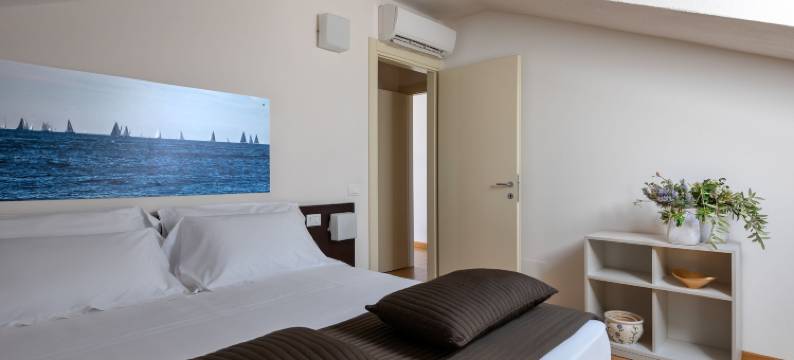 维罗马多西客房和公寓旅馆(Vialeromadodici Rooms & Apartments)图片