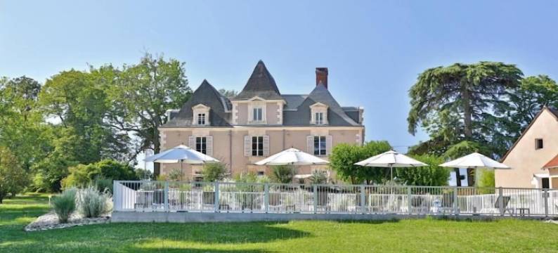 赛德雷斯庄园酒店(Hôtel & Restaurant - le Manoir des Cèdres - Piscine extérieure et Climatisation)图片
