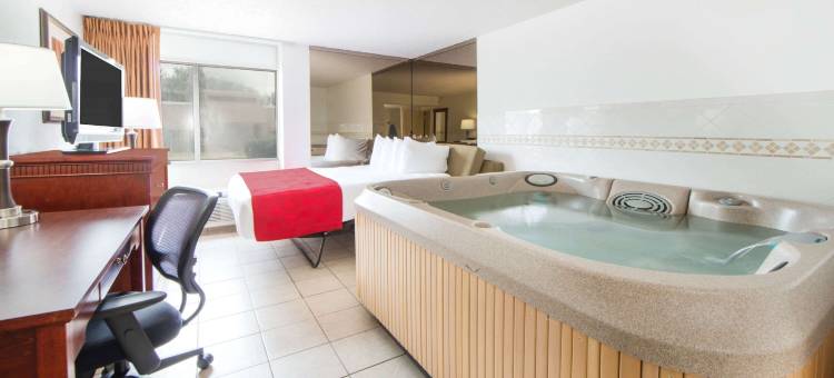 伊尼德华美达酒店(Ramada by Wyndham Enid)图片