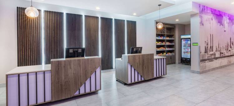 德克萨斯城I-45拉昆塔温德姆套房酒店(La Quinta Inn & Suites by Wyndham Texas City I-45)图片