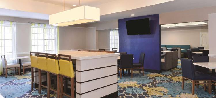 鲁伊多索唐斯拉昆塔温德姆套房酒店(La Quinta Inn & Suites by Wyndham Ruidoso Downs)图片