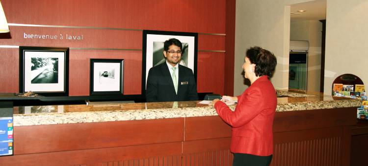 魁北克拉瓦尔希尔顿欢朋套房酒店(Hampton Inn & Suites by Hilton Laval)图片