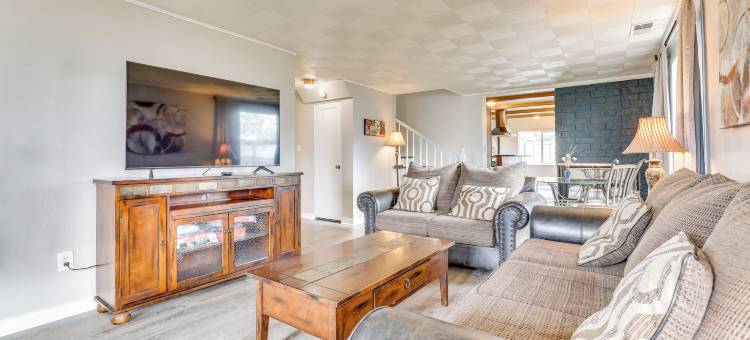 适合家庭的安大略中心位置之家(Family-Friendly Ontario Home in Central Location!)图片