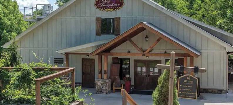 Mountain Views / Golf / Hot Tub / Cozy Cabin!图片