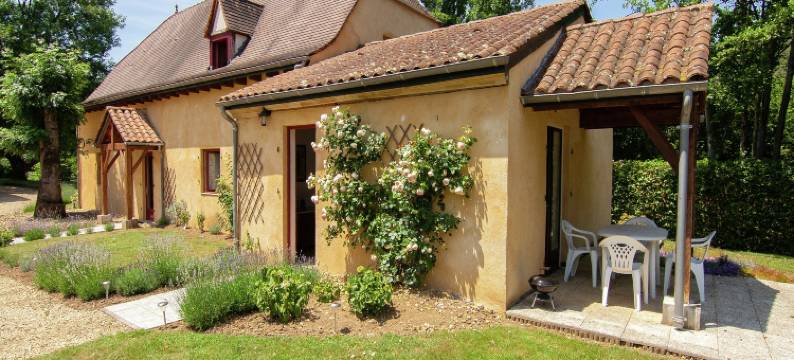 Cottage in Vézac near Forest and Lake图片