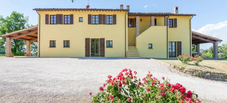 Holiday Home in Urbania with Hill Views图片