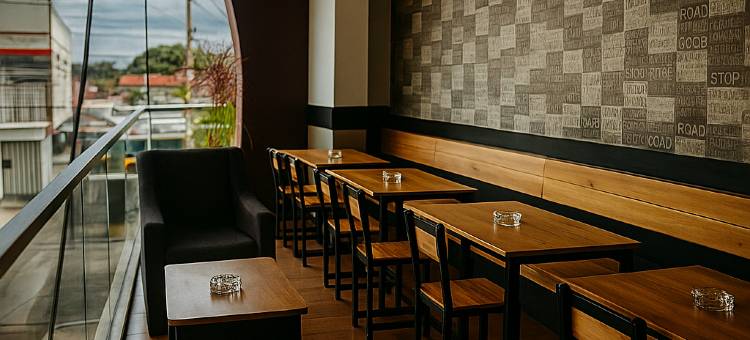 吉打里维瓦酒店 - 阿扎纳精选(Viva Hotel Kediri, Azana Hotel Collection)图片